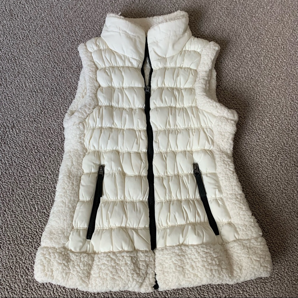 Calvin Klein Puffer Vest in Ivory
